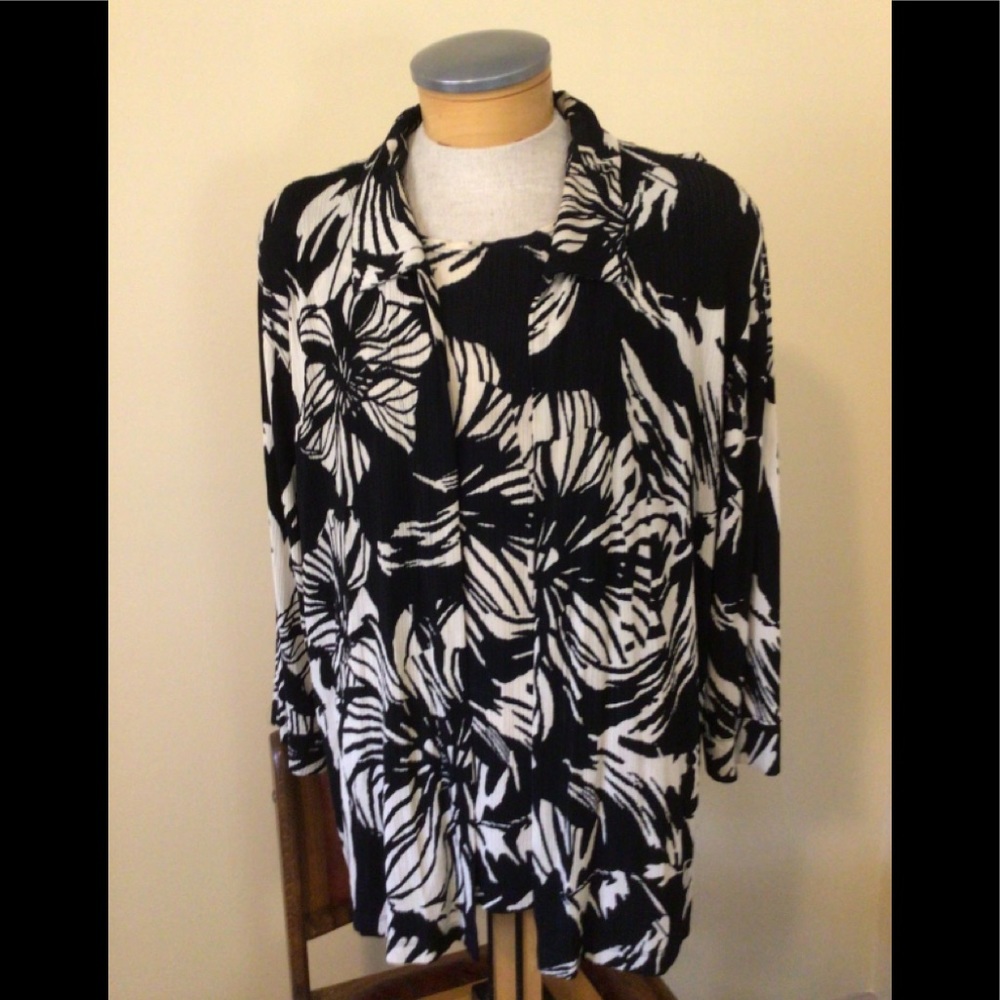 Plus Travel Knit Black &White Jacket w Tank